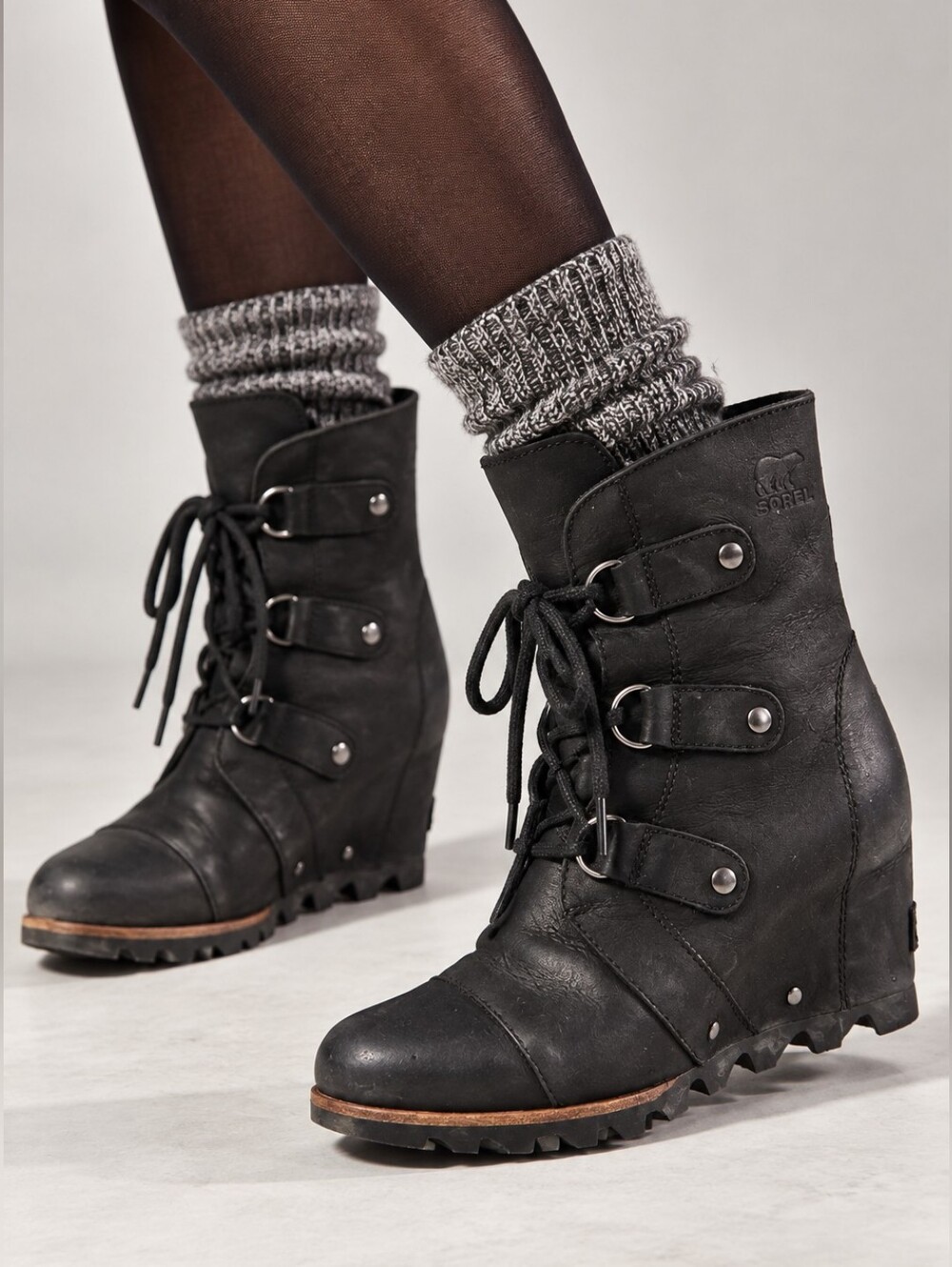 Sorel Joan of Arctic Wedge Mid Black Leather Waterproof Boots Women’s 6